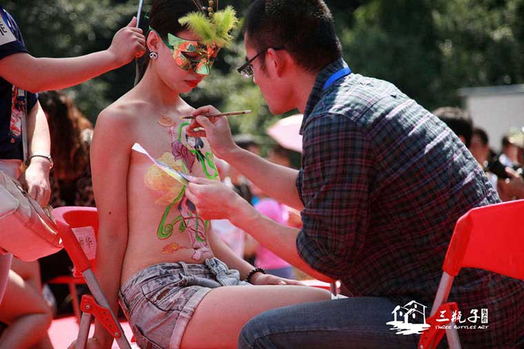 南京首届网友节人体彩绘