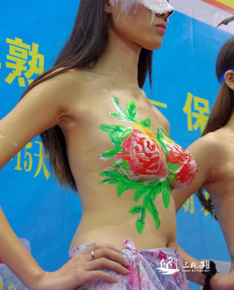 武汉国际博览中心人体彩绘